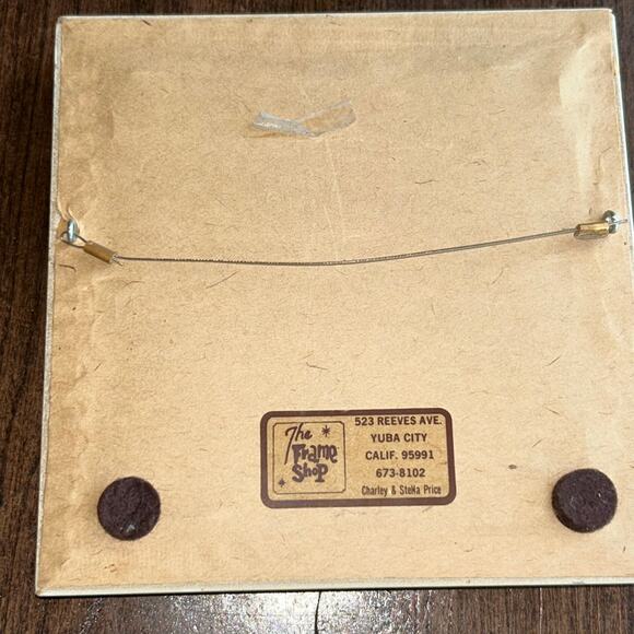 Vintage framed needlepoint art piece floral design plumeria - Picture 7 of 7